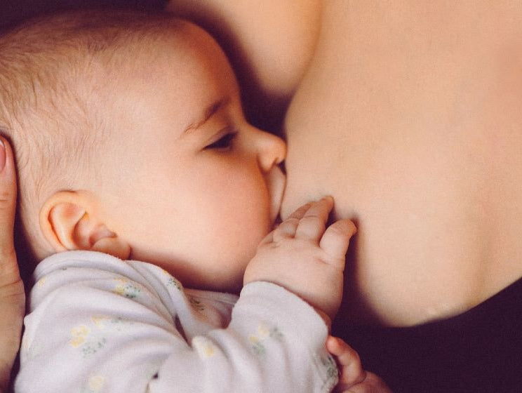 Here's Our Favorite Breastfeeding Tips - innobaby