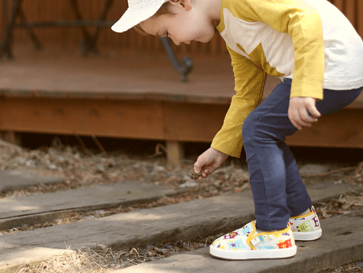 Learning to walk, to fall, and get up and walk again. (And again.) - innobaby