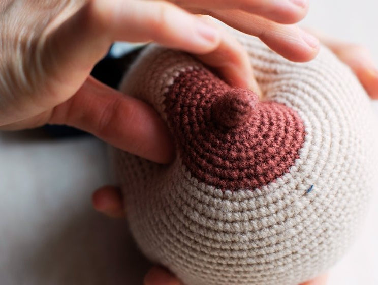 New Mom Breastfeeding FAQ's - innobaby