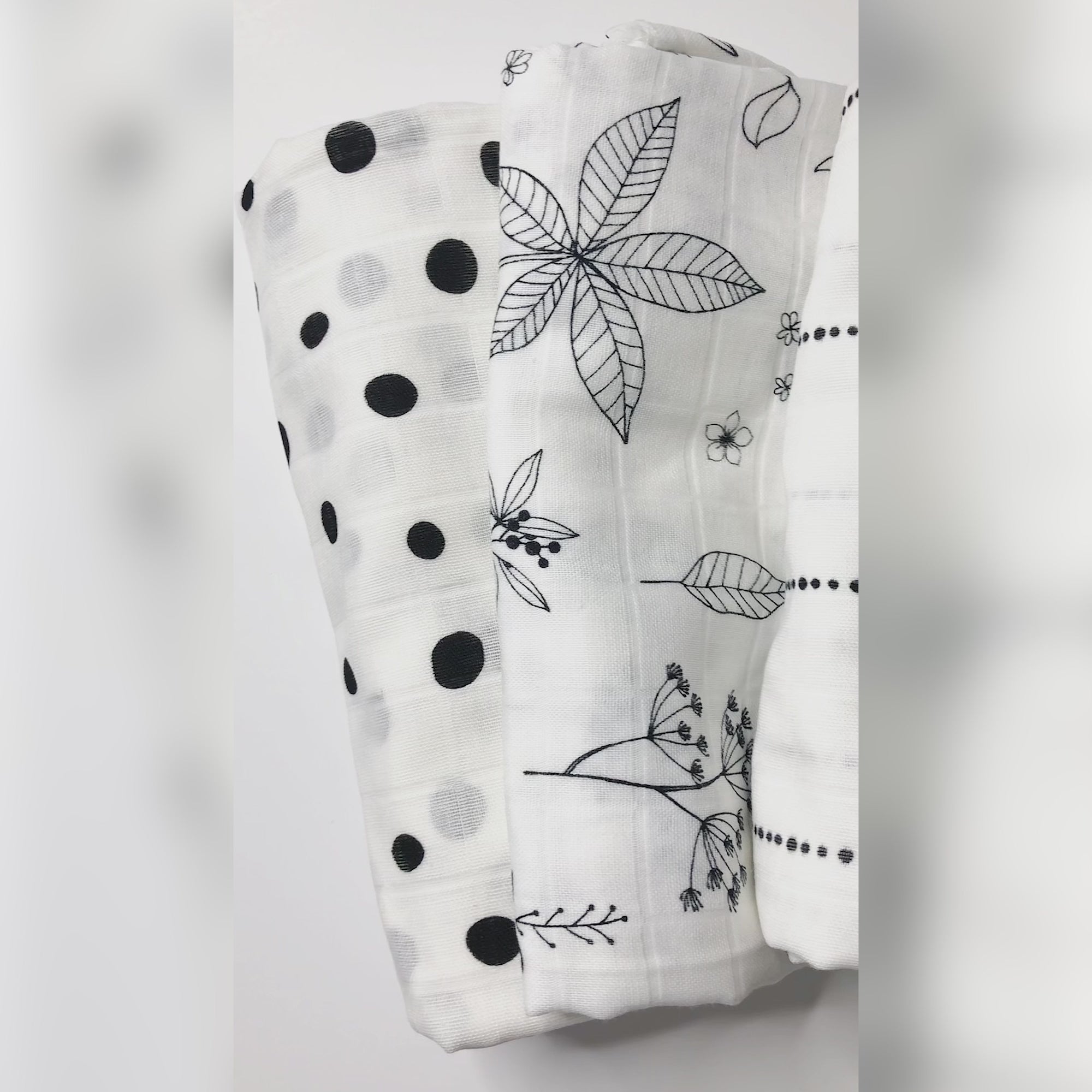 Dono & Dono Muslin Blanket_video