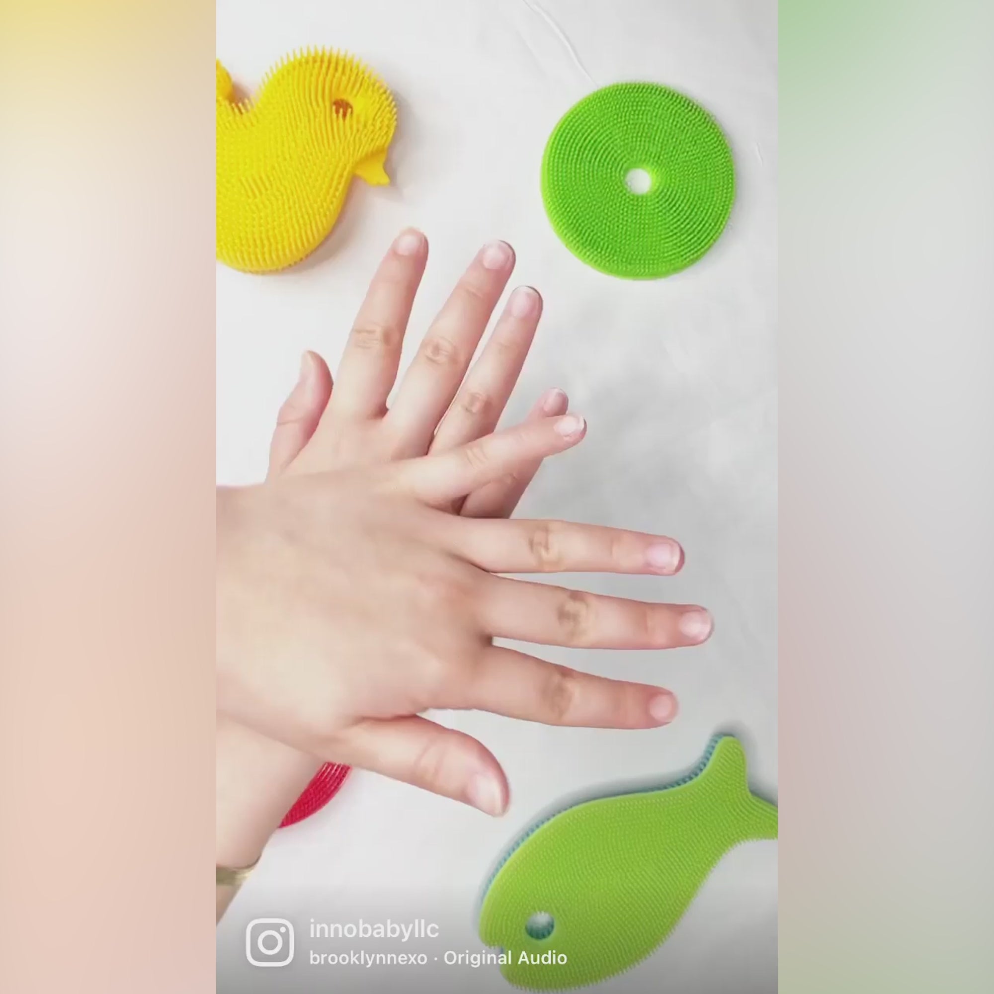 Innobaby Silicone Massage Mitt-features video