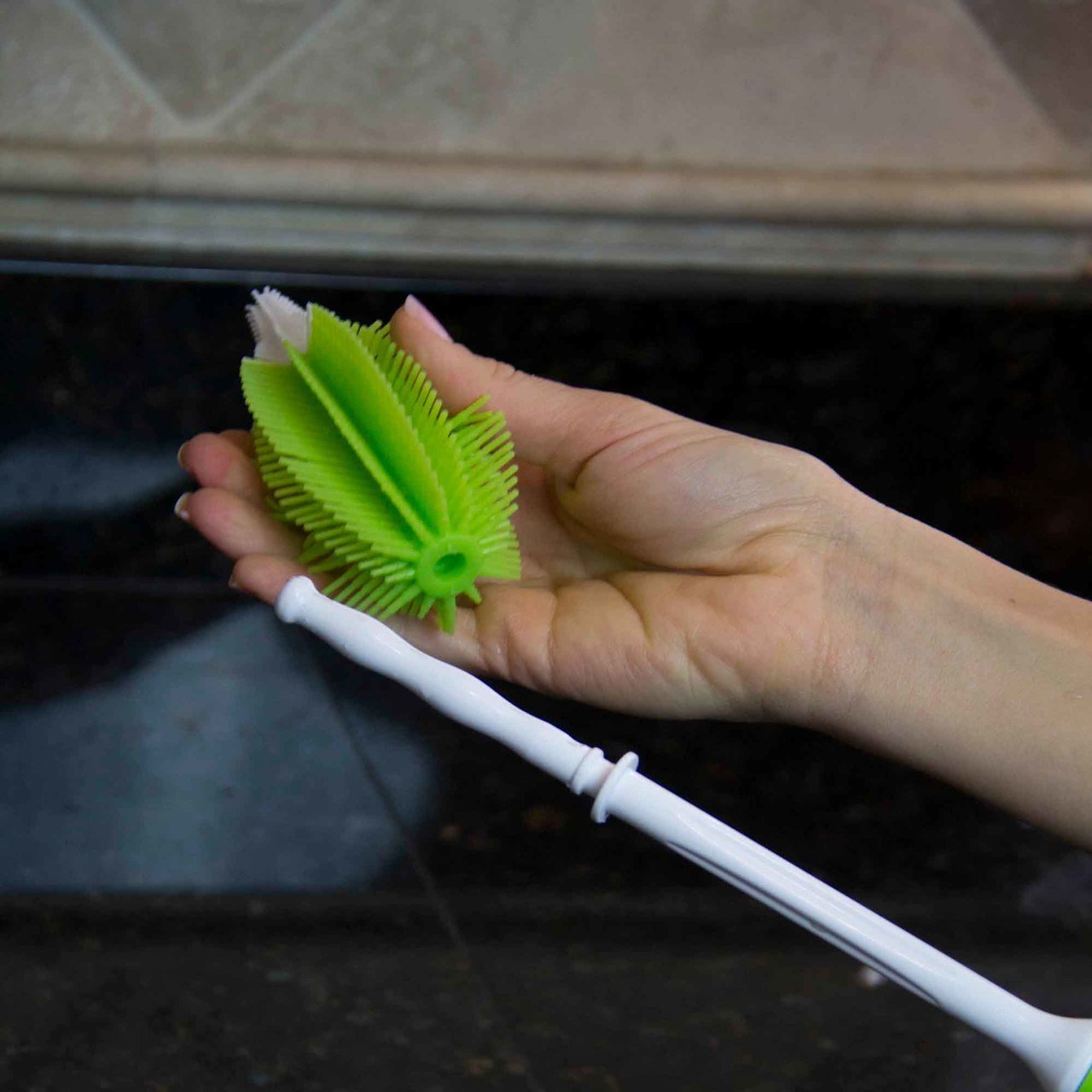 2-in-1 Silicone Bottle Brush - innobaby