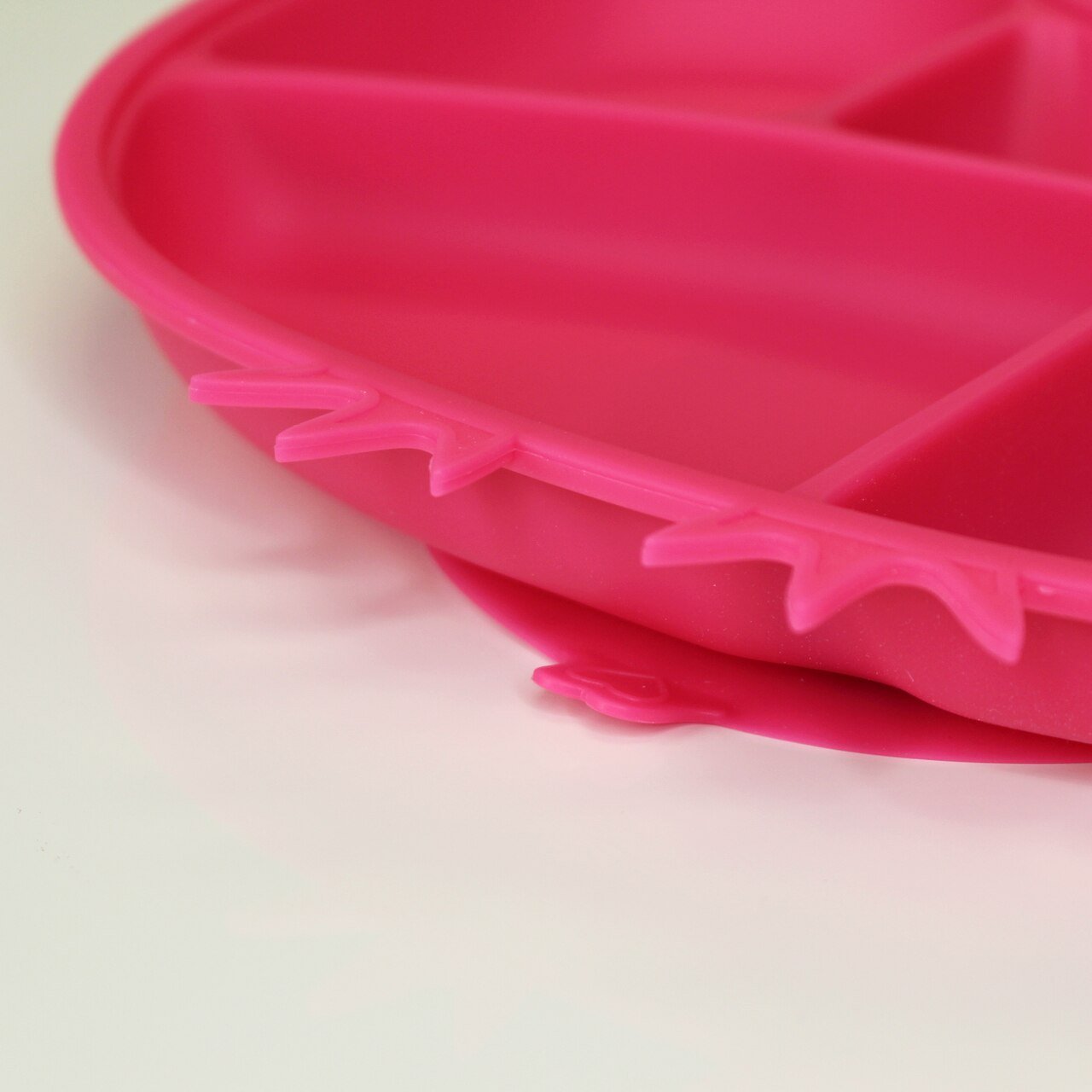 DIN DIN SMART Silicone Suction Divided Chicken Plate - innobaby
