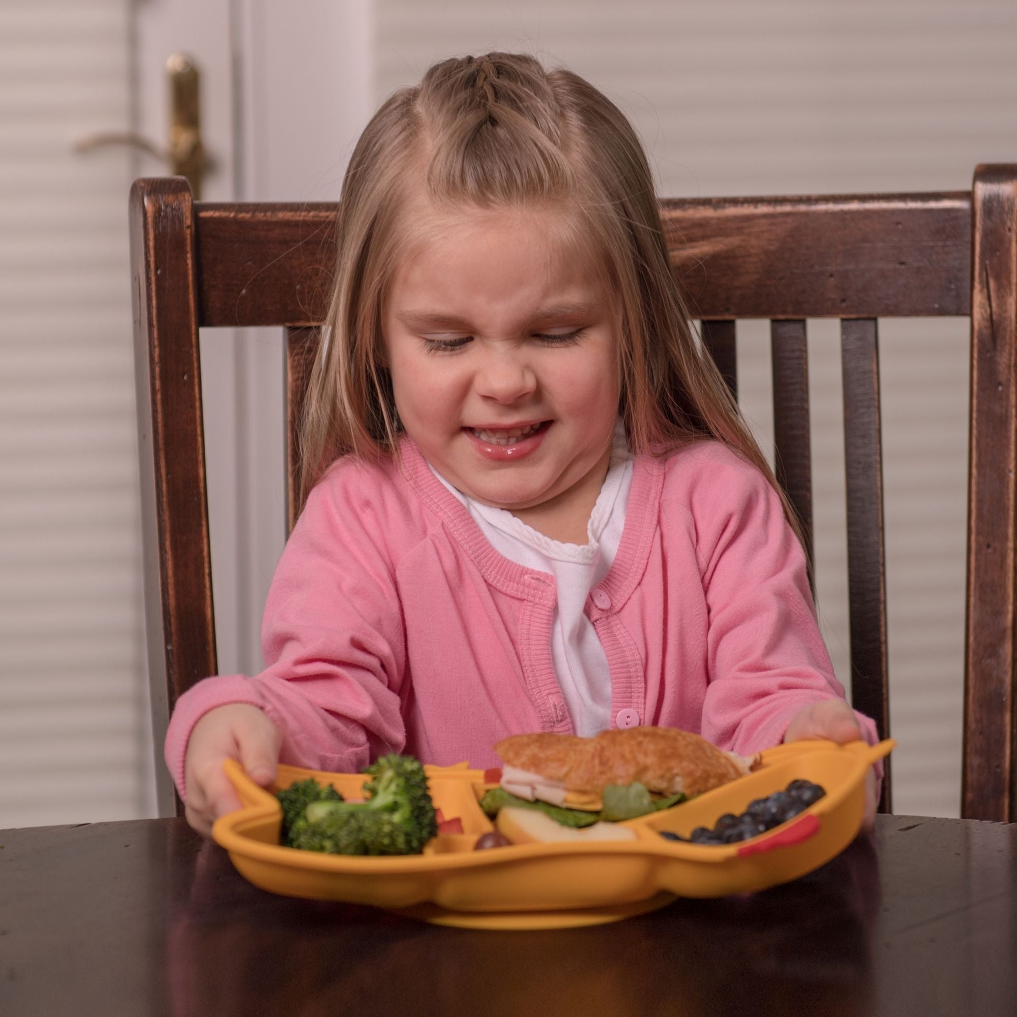 DIN DIN SMART Silicone Suction Divided Chicken Plate - innobaby