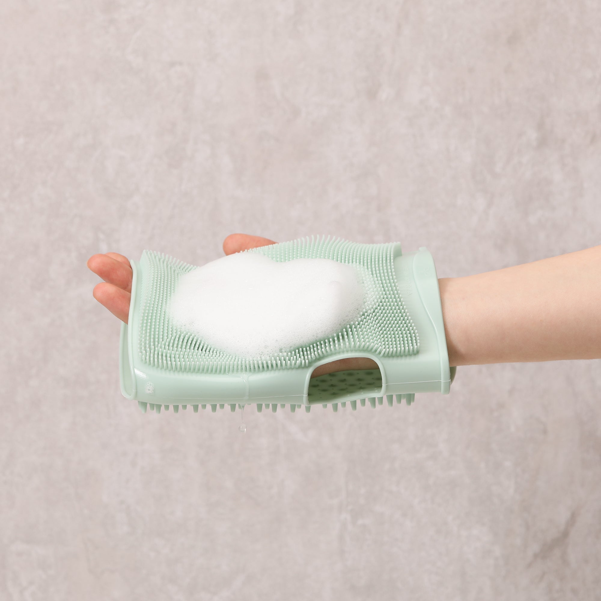 Innobaby Silicone Massage Mitt - innobaby