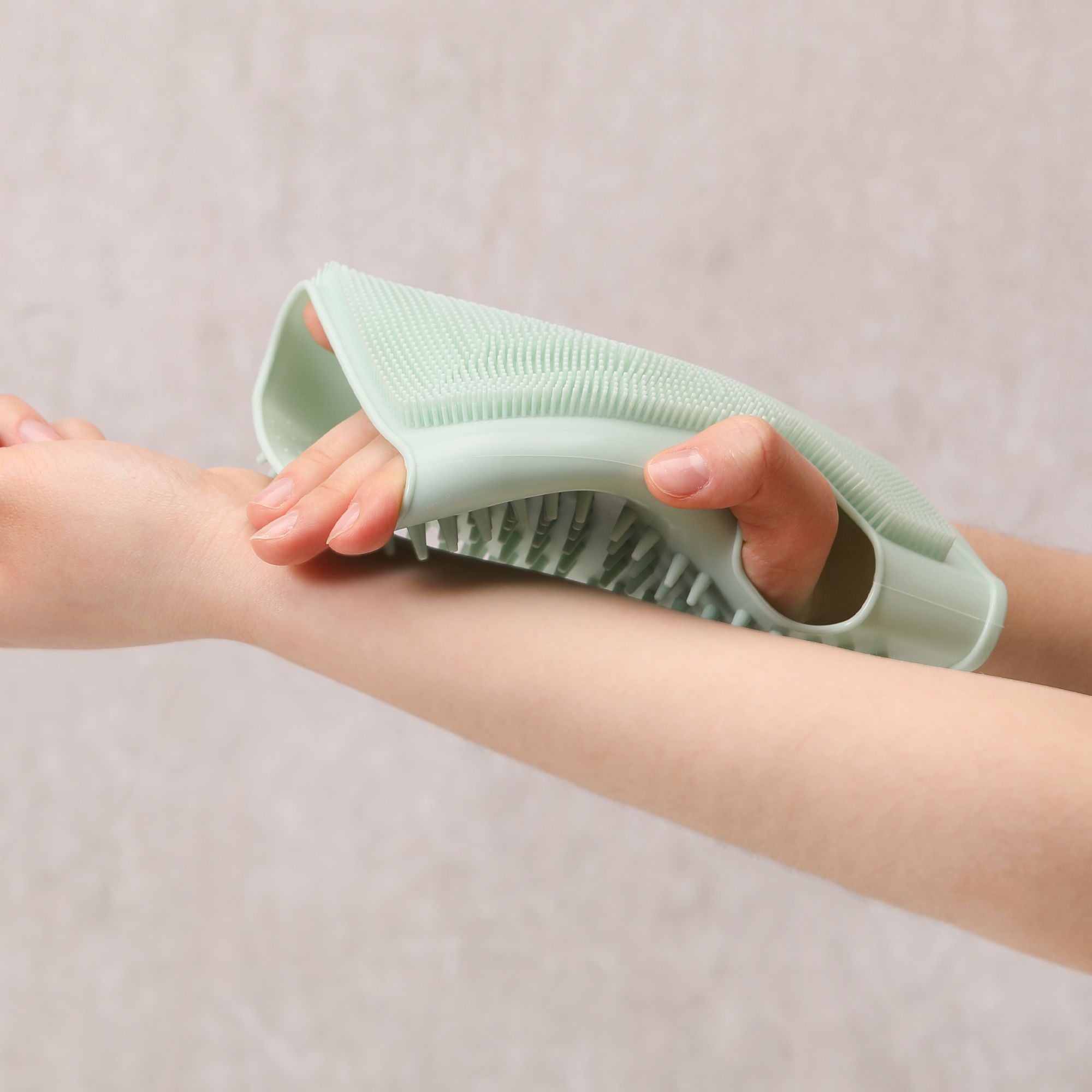 all-groups Innobaby Silicone Massage Mitt - innobaby