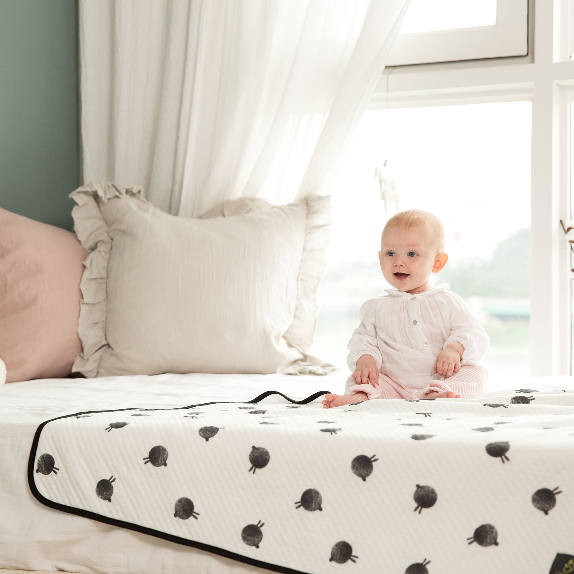 Little Fennec Organic Cotton 2-ply Knit Blanket - innobaby