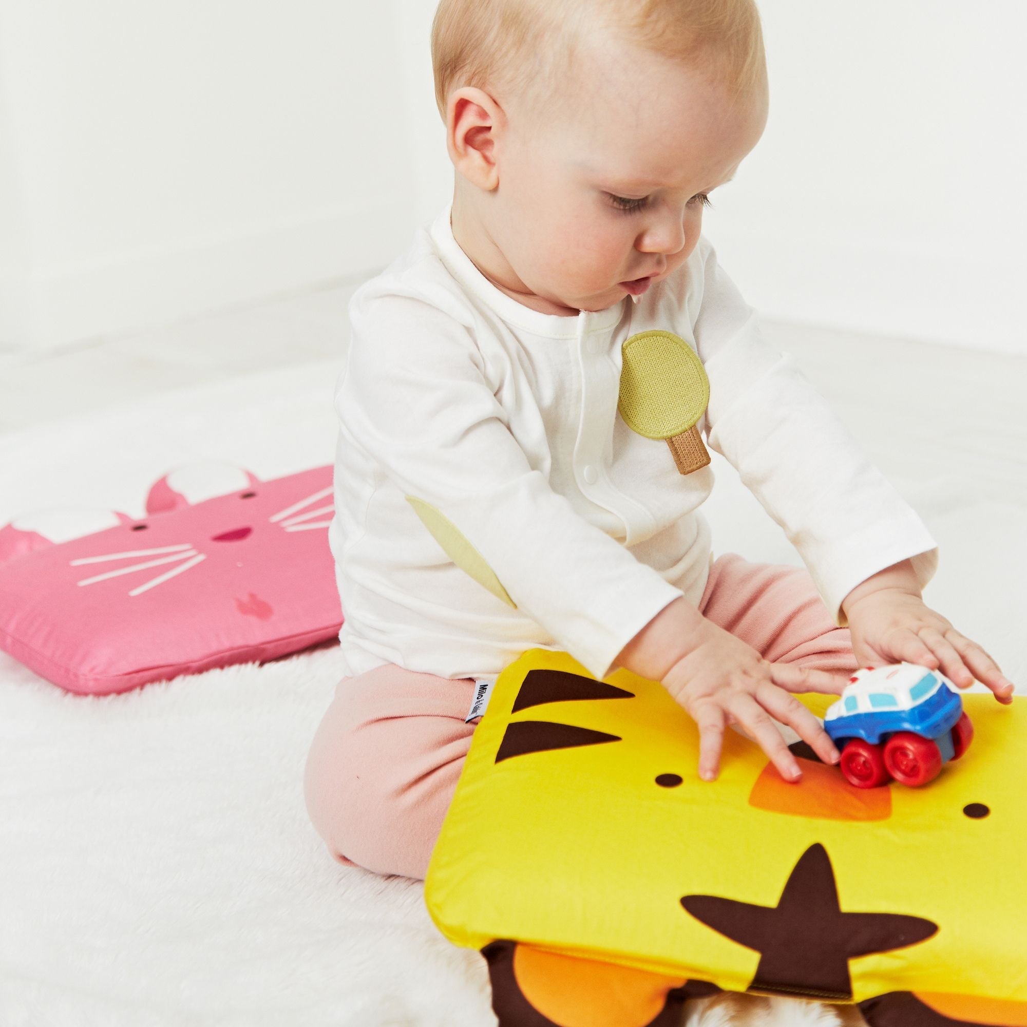 Milo & Gabby Baby Pillowcase - innobaby