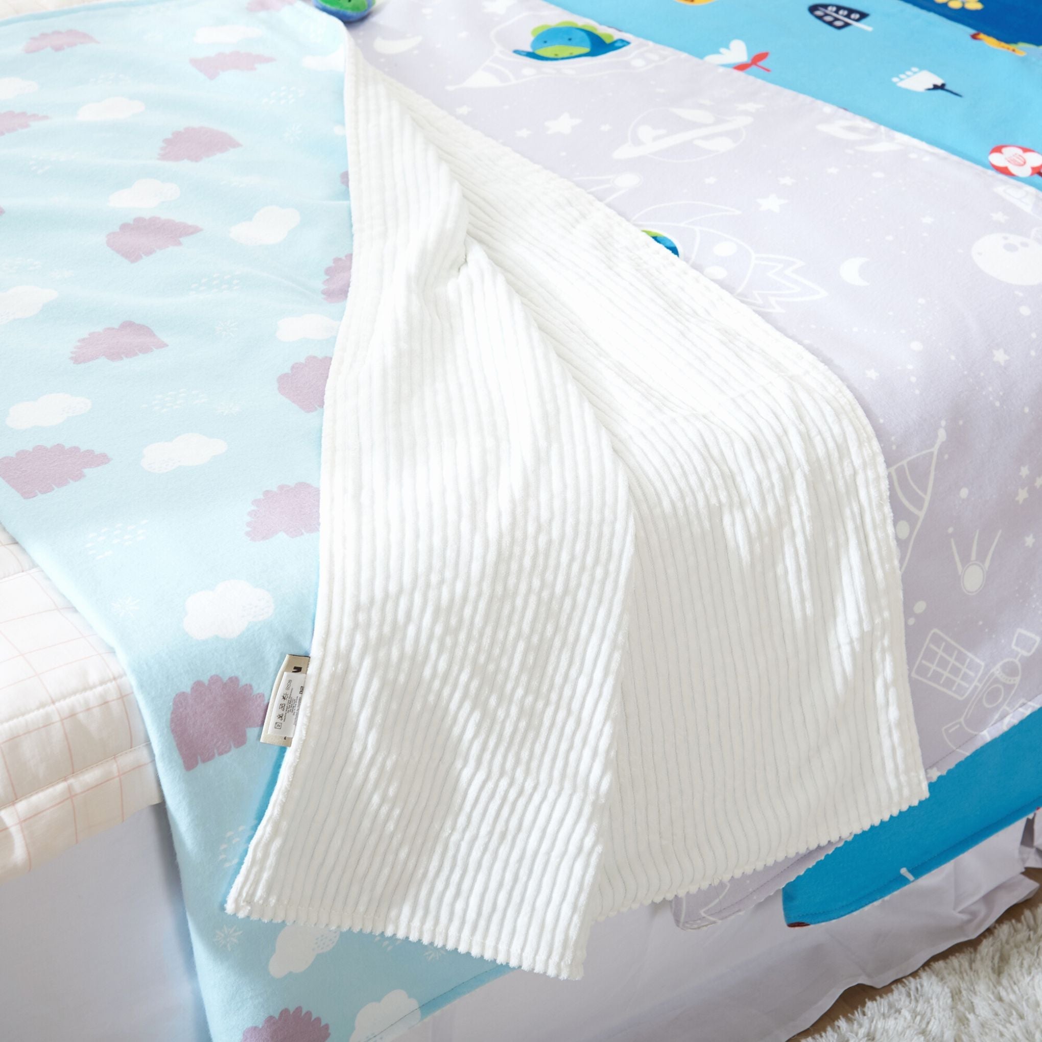 Milo & Gabby Flannel Cotton Corduroy Double Sided Blanket - innobaby