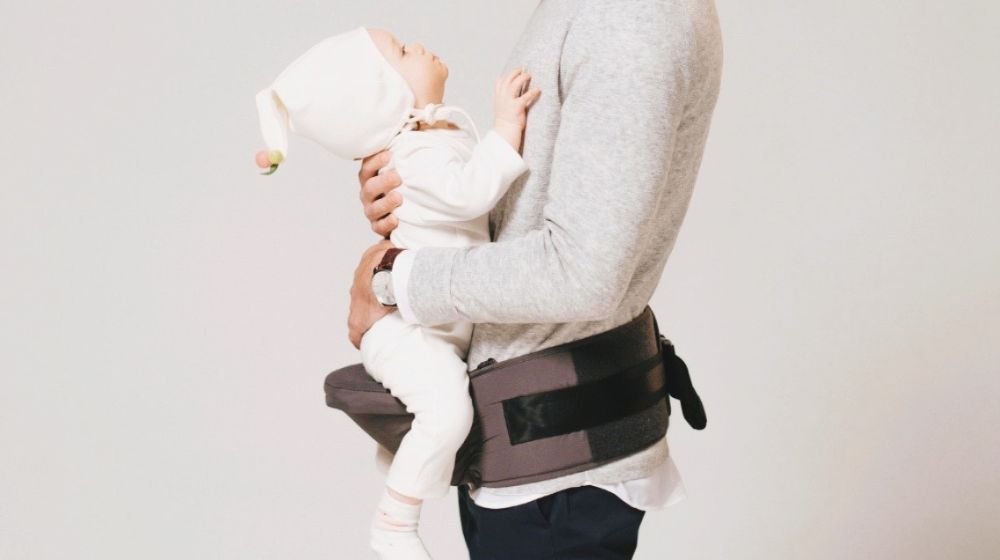 8 Reasons You Need a Hip Seat Carrier - innobaby