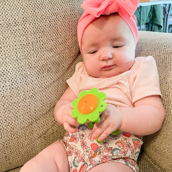 EZ Grip Flower Rattle Teether / Oral Sensory Developmental Toy - innobaby